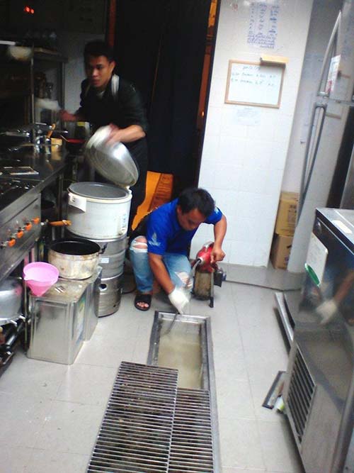 17 - https://กําจัดท่อตัน.com | งูเหล็กกำจัดท่อตัน เราคือผู้เชี่ยวชาญแก้ไขท่อน้ำทิ้งอุดตันด้วยทีมงานมากประสบการณ์ เครื่องมือทันสมัยจาก USA รวดเร็ว ประหยัด ไม่ต้องทุบ รับประกันผลงาน 24 ชั่วโมง